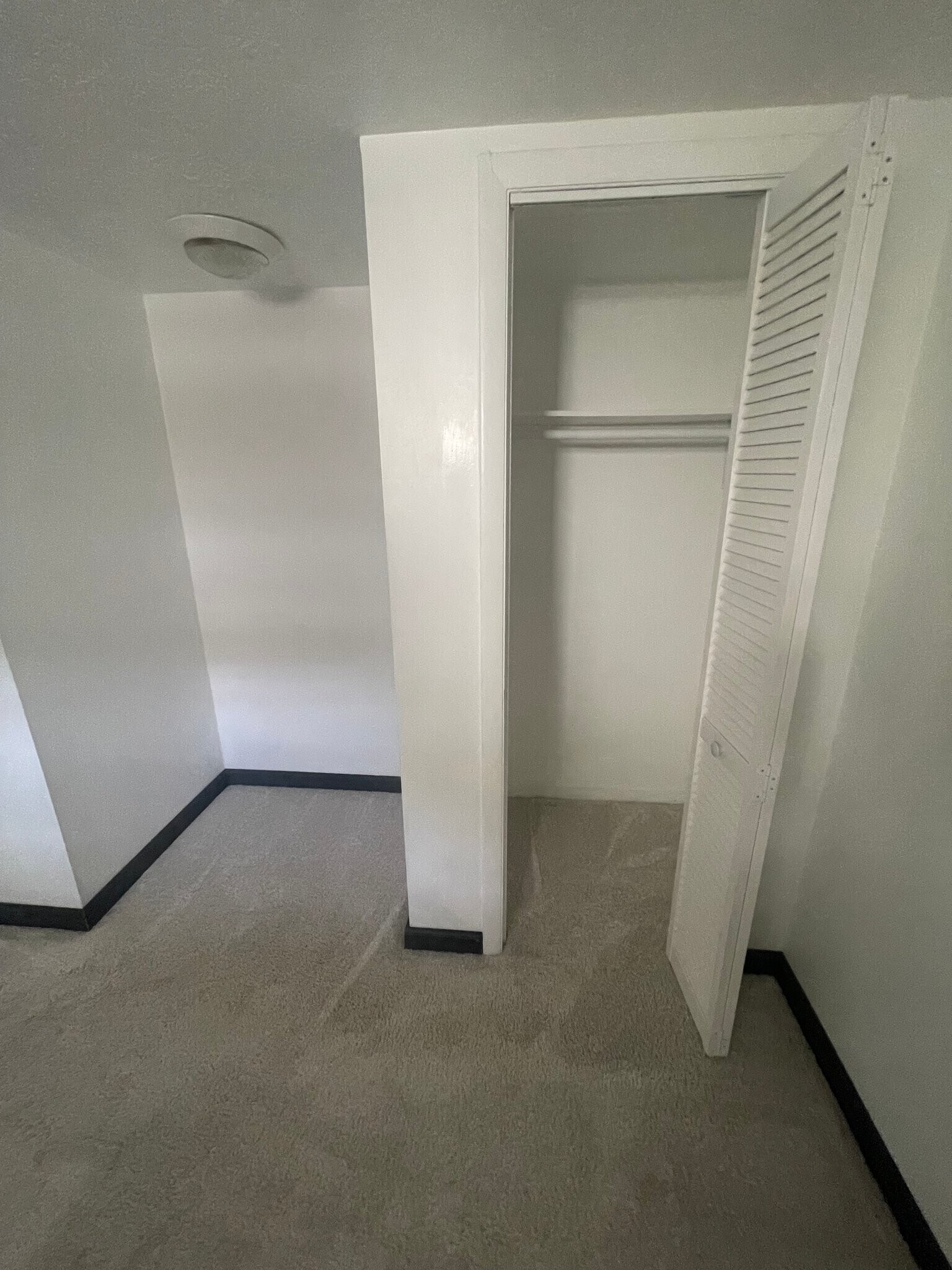Building Photo - 3674 S 545 E