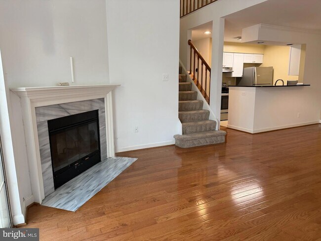 Building Photo - 5911 Barbados Pl