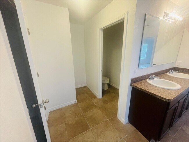 Building Photo - 16616 Broadford Ln