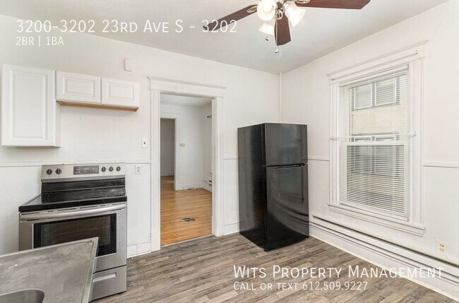 Building Photo - 3200-3202 23rd Ave S-3202