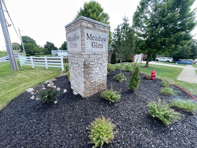 Building Photo - 3 Bedroom Home With Full Basement For Rent