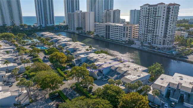 Building Photo - 310 Poinciana Island Dr