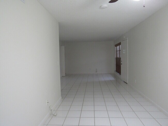 Building Photo - 2110 SE Edler Dr