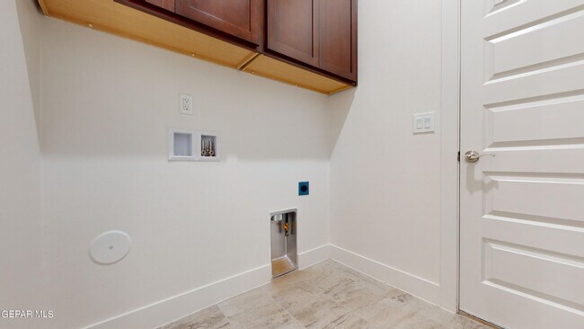 Building Photo - 440 Soleil Rd