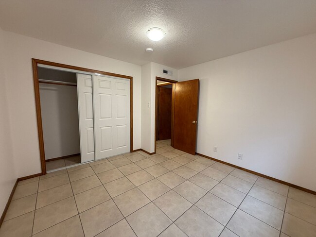 Building Photo - 1307 Rufina Ln