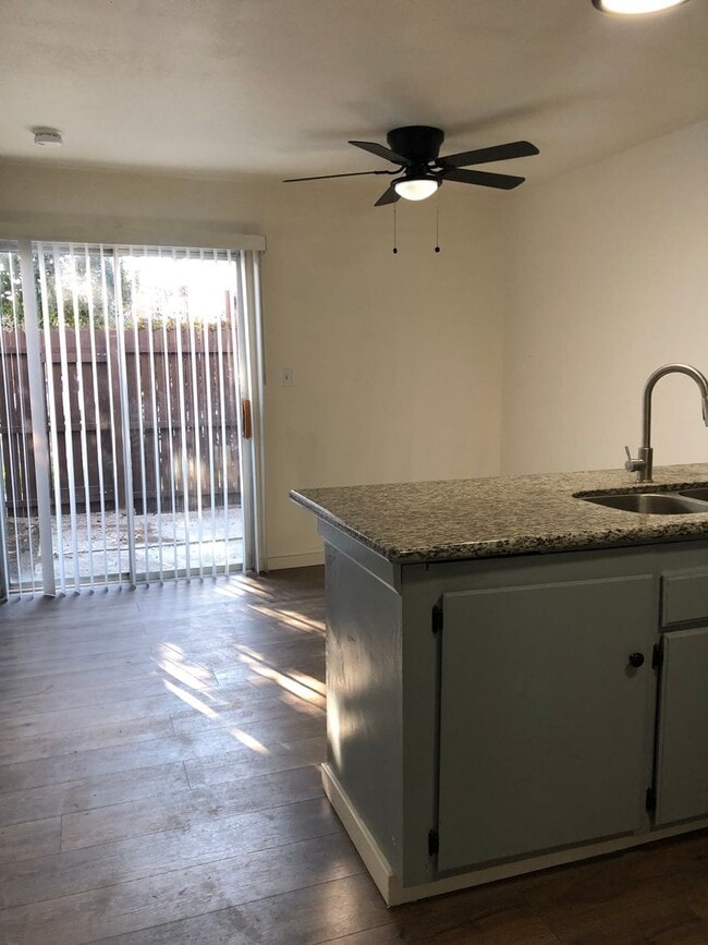 Building Photo - Southwest - Pinion Springs Townhome