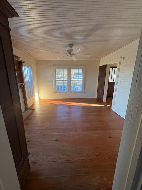 Building Photo - "Charming 1-Bedroom Greenville Retreat with Rustic Hardwood Floors!"