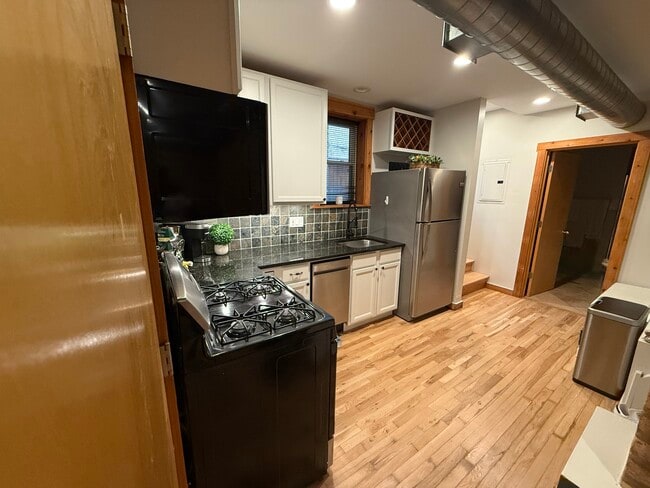 Building Photo - 4104 N Mozart St