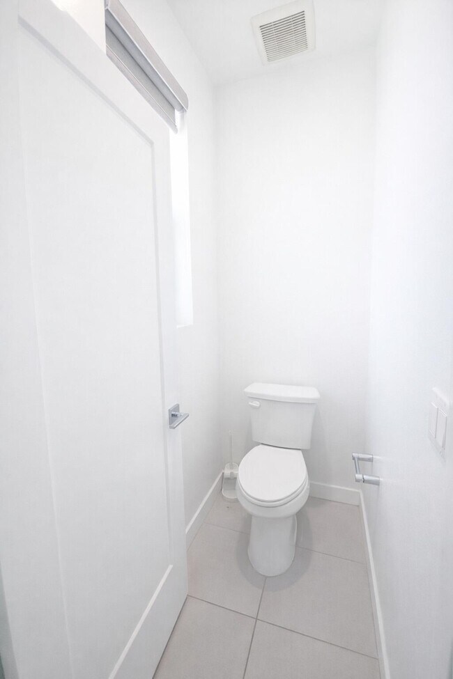 Building Photo - 35770 McCarthy St