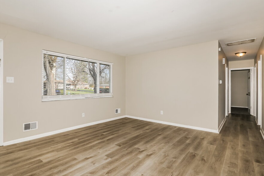 Building Photo - 6543 Margaret Ct