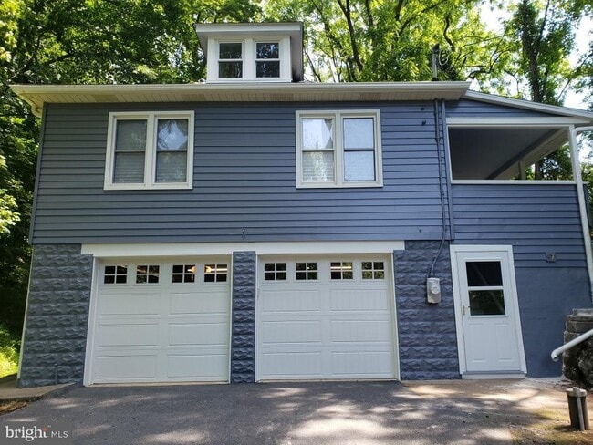 Building Photo - 723 McCormick Rd