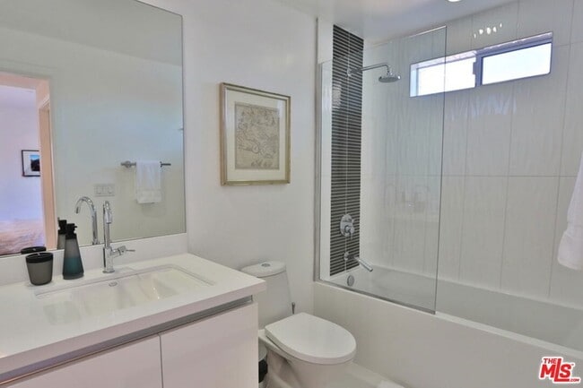 Building Photo - 11776 Idaho Ave