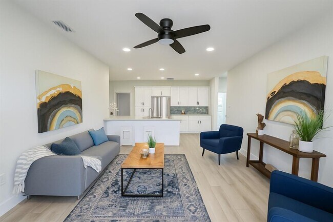 Building Photo - 13117 4th St E