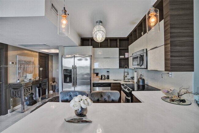 Building Photo - 5401 Collins Ave