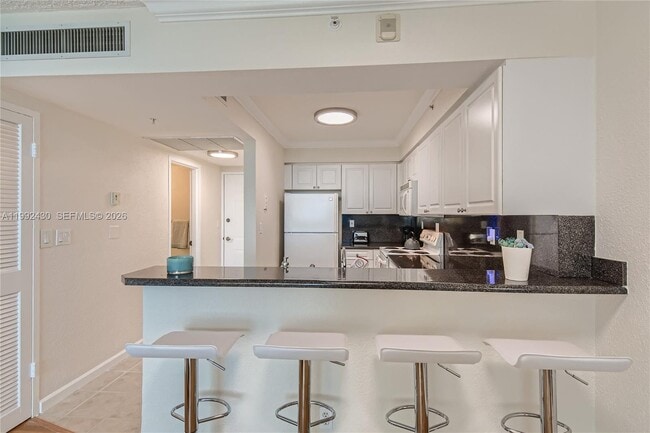 Building Photo - 2501 S Ocean Dr