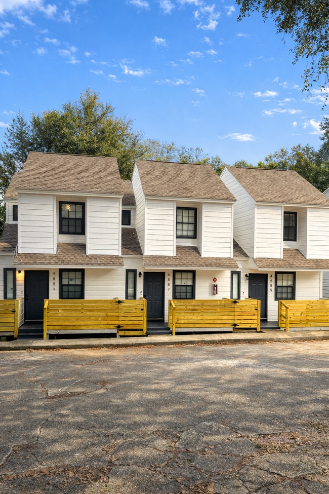 Building Photo - 4887 Old Bainbridge Rd