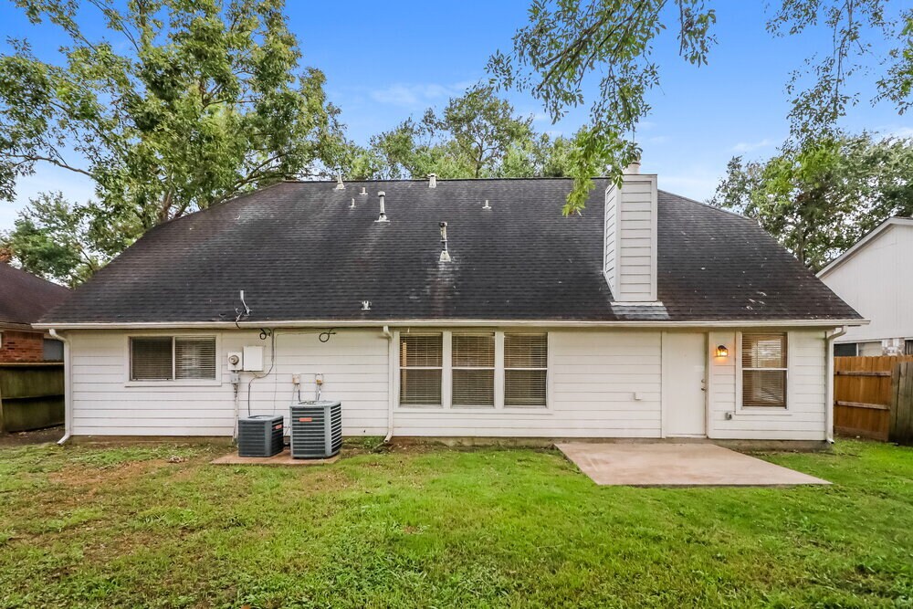 Building Photo - 4635 Linden Pl