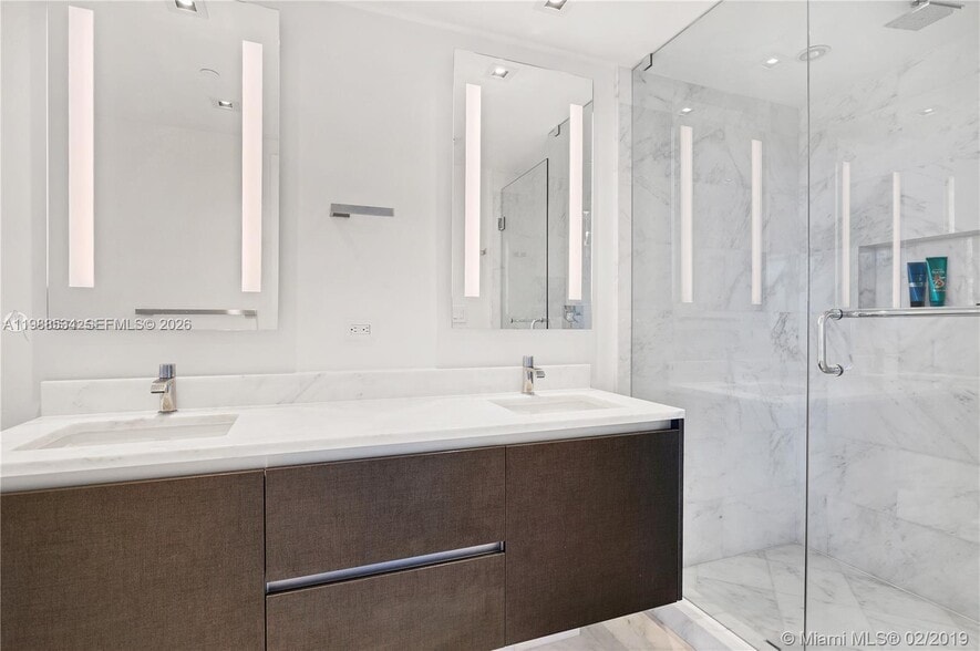 Building Photo - 1451 Brickell Ave