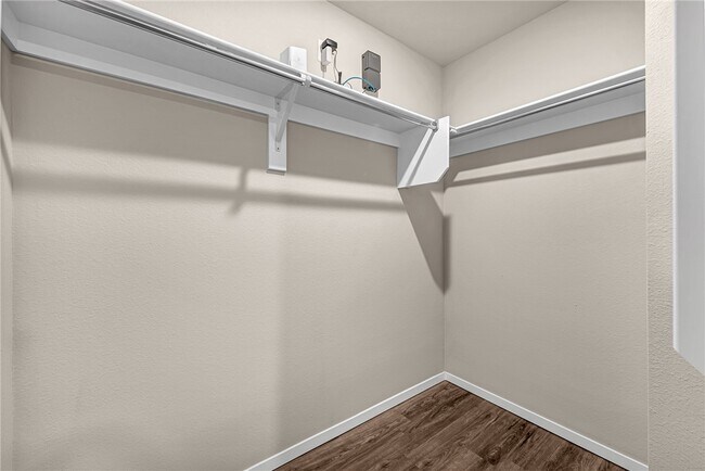 Building Photo - 990 Morningside Dr