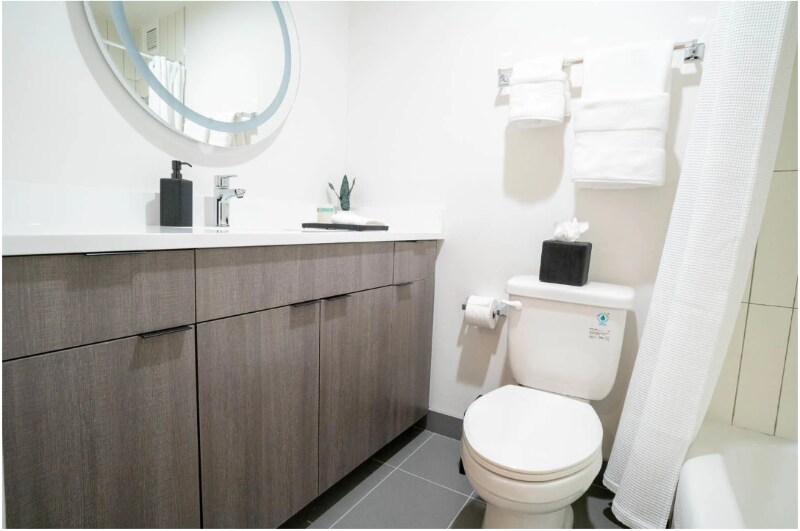 Building Photo - 19 E Chestnut St