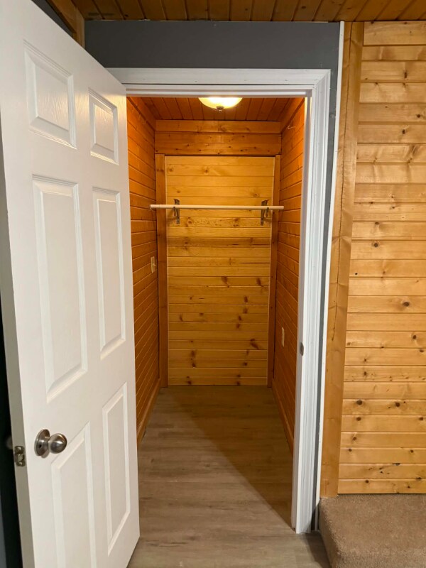 Building Photo - 313 E 4th St