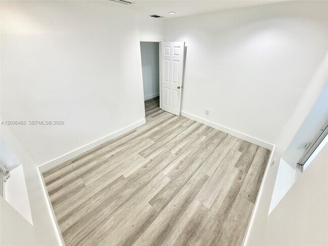 Building Photo - 1272 NE 145th St
