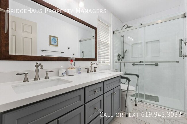 Building Photo - 10252 Oak Spur Way