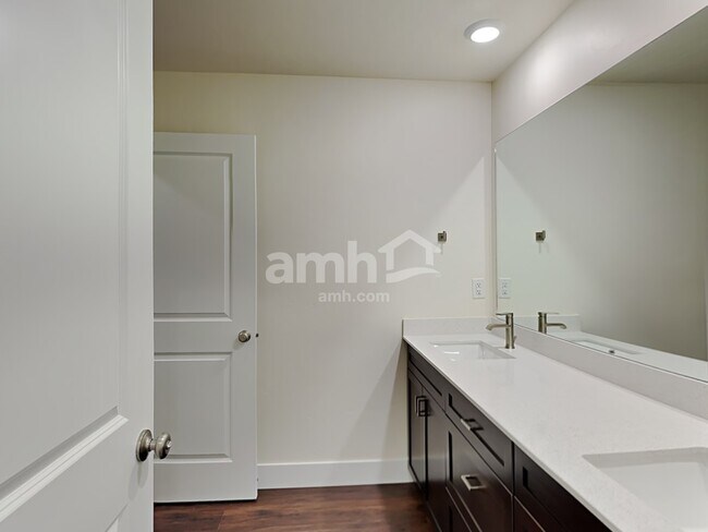 Building Photo - 6481 E Paseo Baranda