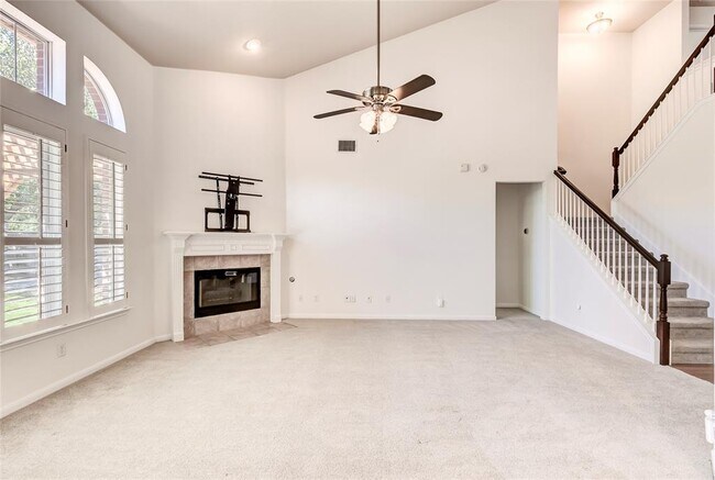Building Photo - 15617 Pumpkin Ridge Dr