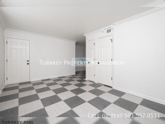 Building Photo - Great new Apartment in MacArthur Park Area...