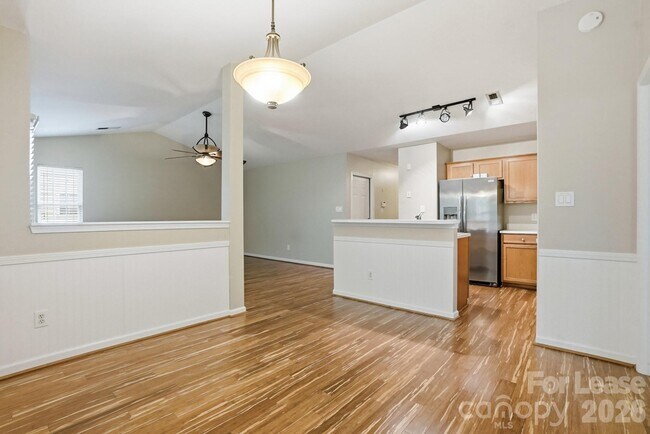 Building Photo - 2830 Black Walnut Ln