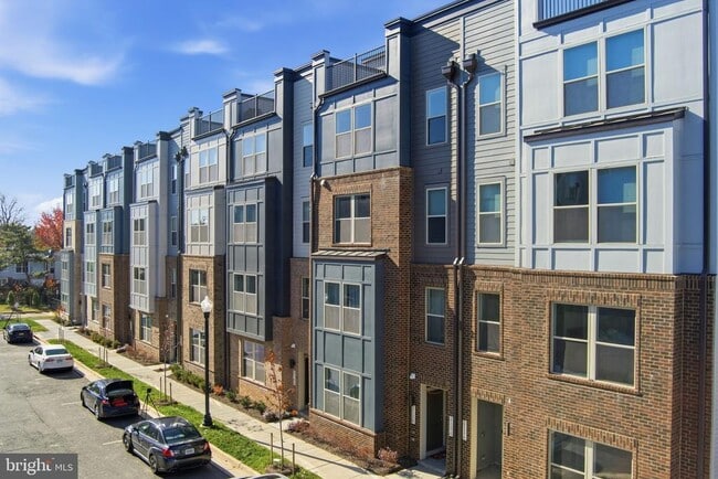 Primary Photo - 2136 Glacier Rd