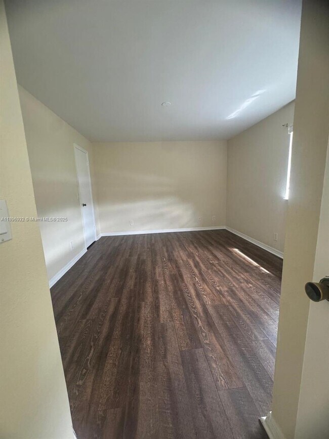 Building Photo - 12730 Vista Isles Dr