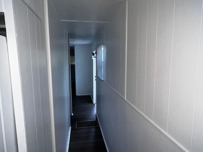 Building Photo - 1193 S Christiana Ave