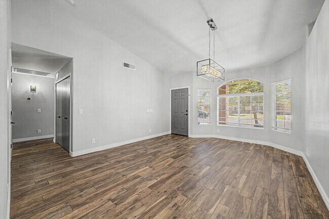 Building Photo - 2866 E Toledo Ct