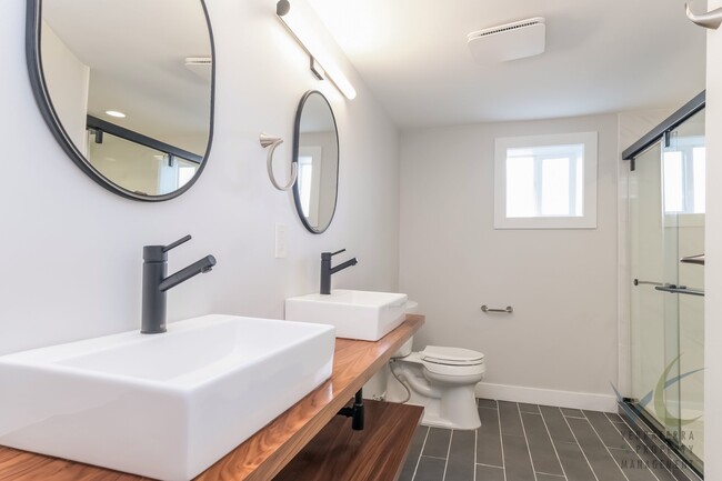 Building Photo - Stunning remodeled 4BD/3.5BA Seattle Craftsman with Solar, A/C & EV Charging for RENT- Available ...