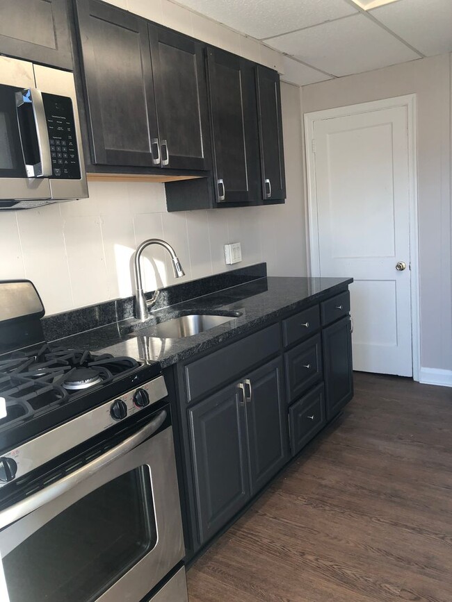 Building Photo - 3 Bedroom townhouse in Baltimore County Middlesex