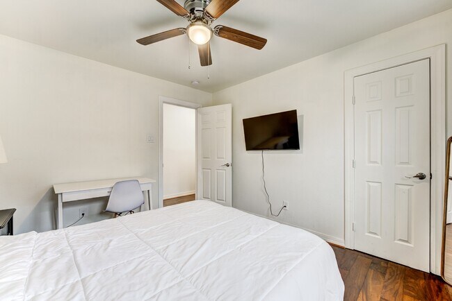 Building Photo - 2720 Truxillo St