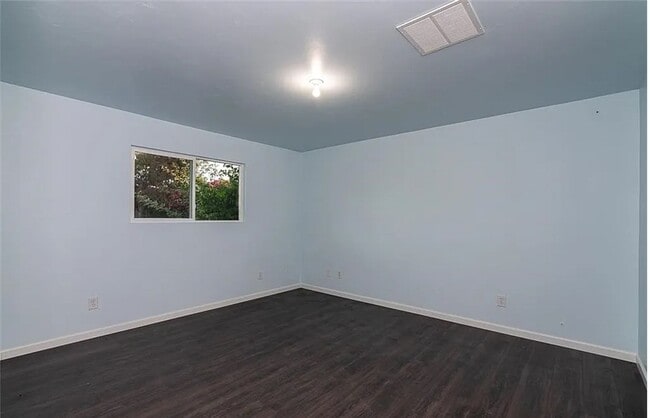 Building Photo - Very Comfortable 1 Bed 1 Bath House