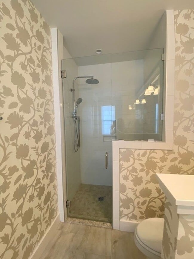Building Photo - Welcome to our luxurious townhouse in the ...