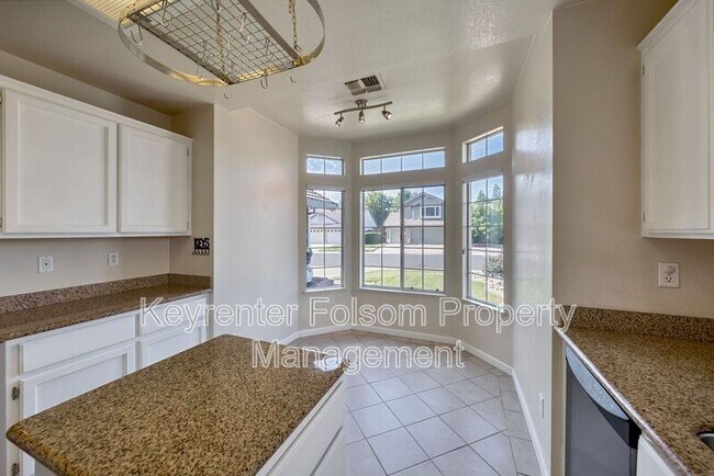 Building Photo - 617 Vernon Oaks Dr