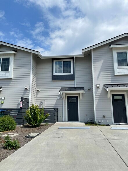 Building Photo - 1615 Sunup Loop