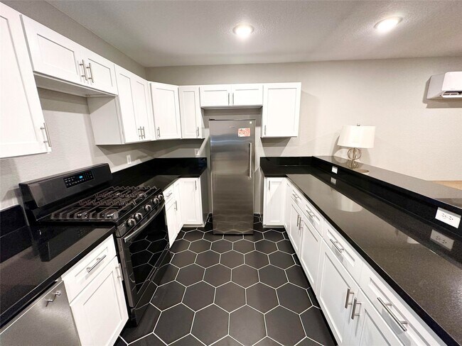 Building Photo - 8021 White Ave