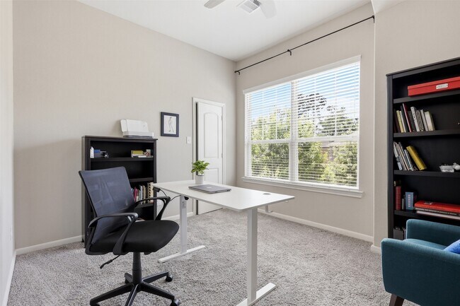 Building Photo - 28027 Rocky Heights Dr