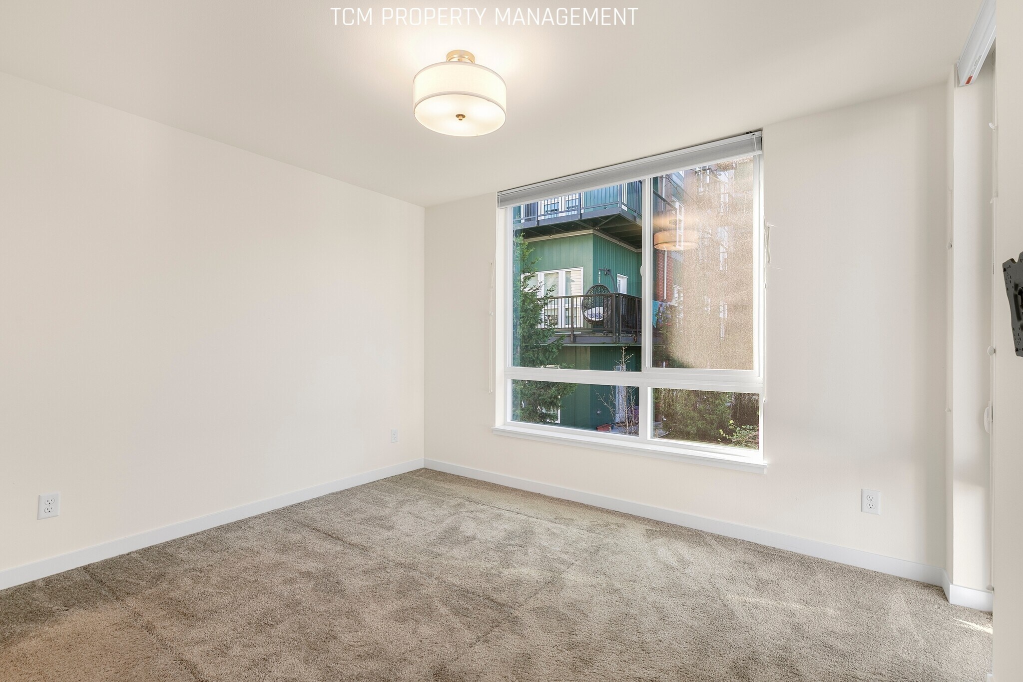 Building Photo - 2024E NE 85th St