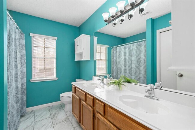 Building Photo - 9942 Villa Verde Dr