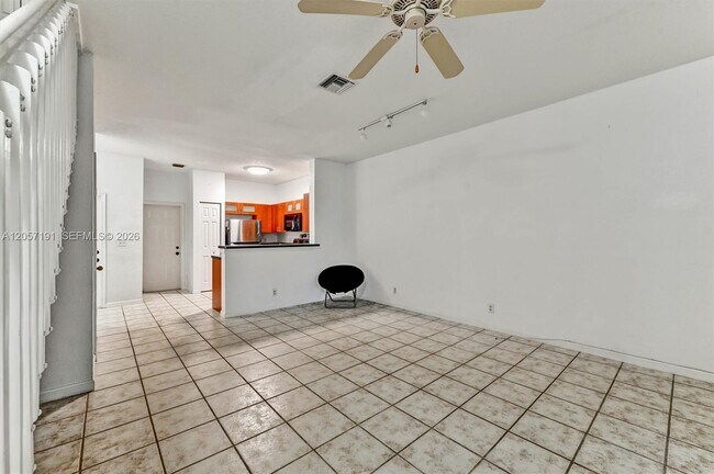 Building Photo - 3897 Tree Top Dr