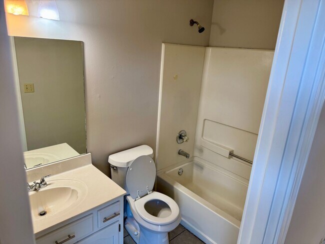 Building Photo - 4289 Brighton Dr