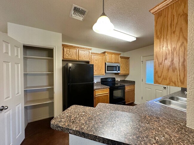 Building Photo - 1605 Powder River Dr