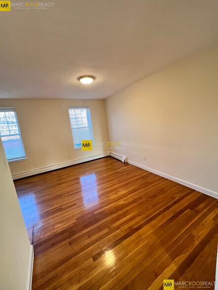 Building Photo - 168 North Beacon St
